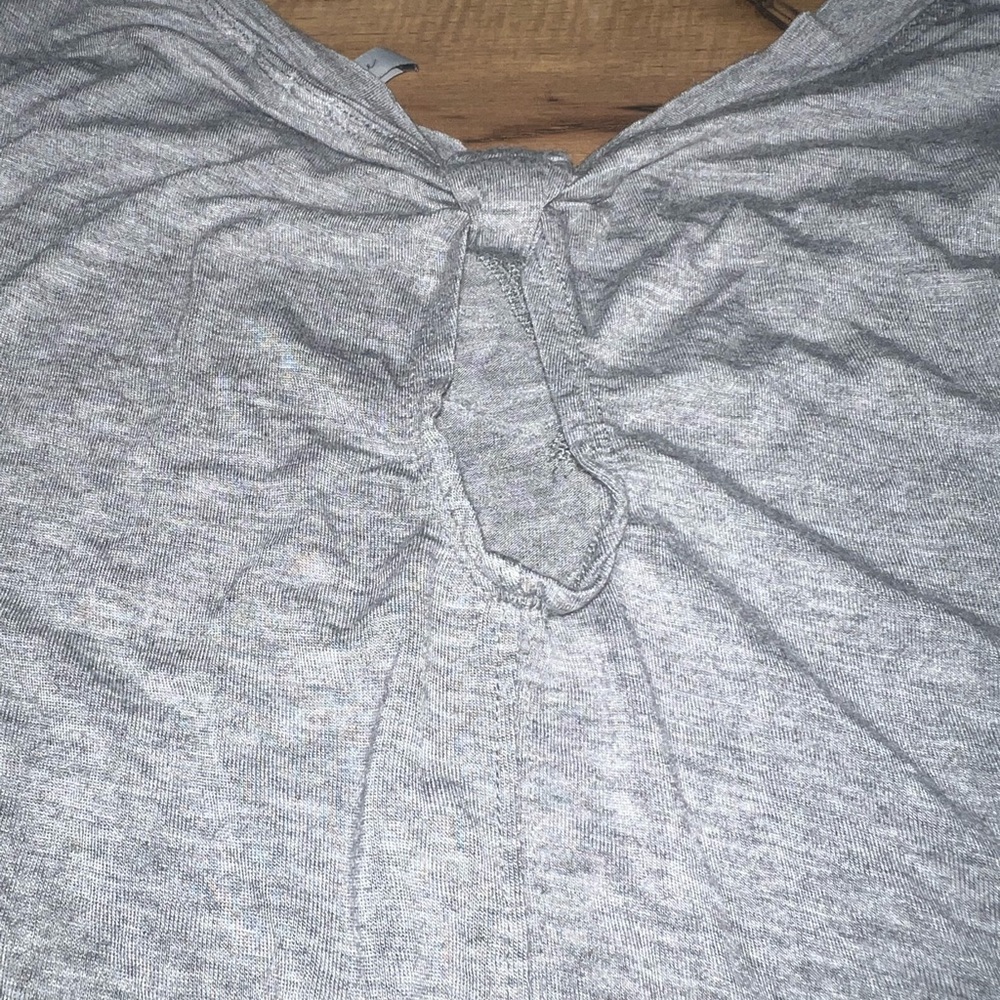 gray tee - Picture 4 of 5